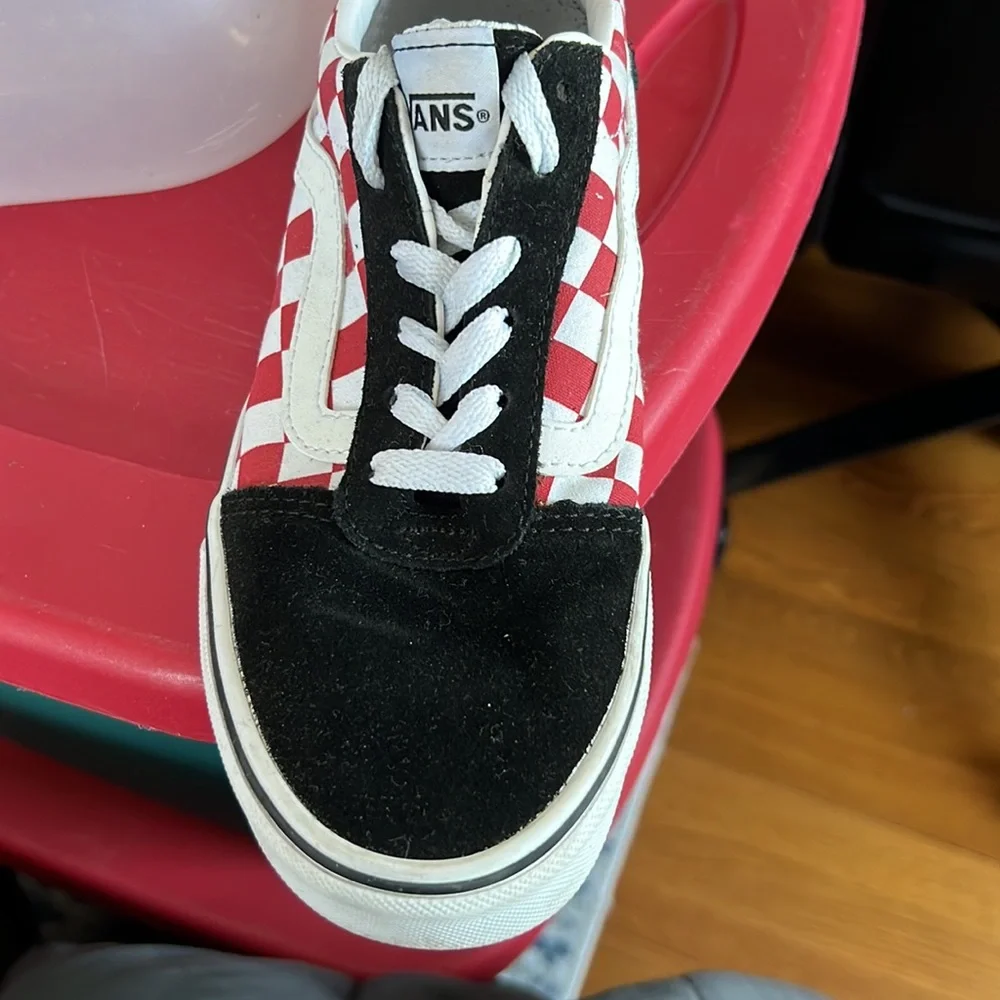 Vans - Picture 2 of 2
